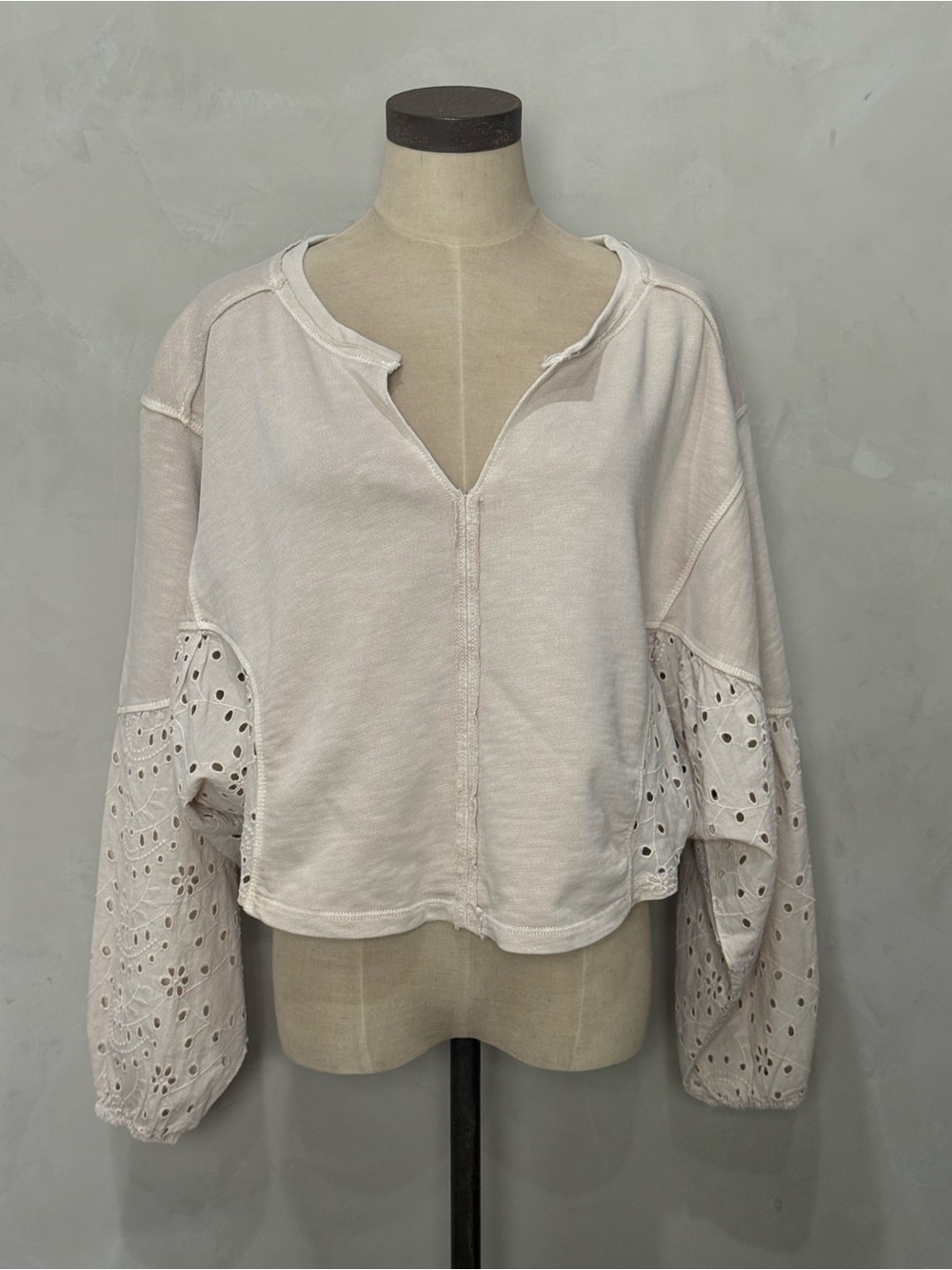 Pilcro Anthropologie Eyelet Puff Sleeve Top Ivory Size L NWOT